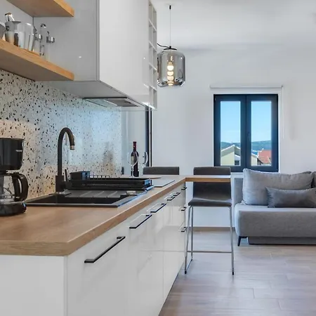 Jonathan Apartment