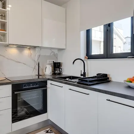 Jonathan Apartment *