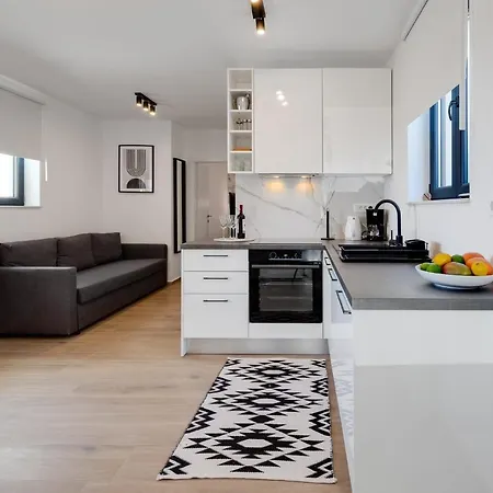 Jonathan Apartment