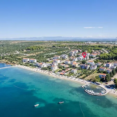 Jonathan Biograd Na Moru