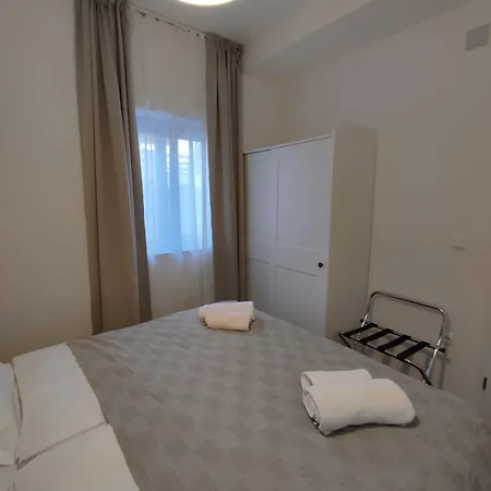 Jonathan Apartment