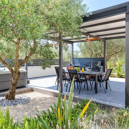 Apartment Jonathan Biograd Na Moru