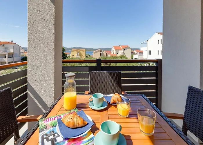 Апартаменты Jonathan Биоград-на-Мору