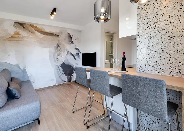 Jonathan * Биоград-на-Мору