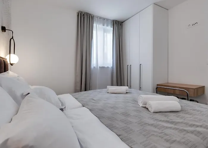 Jonathan Apartment