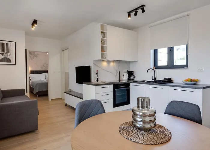 Jonathan Апартаменты *