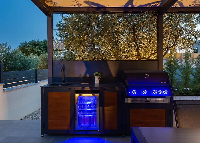 Jonathan * Биоград-на-Мору